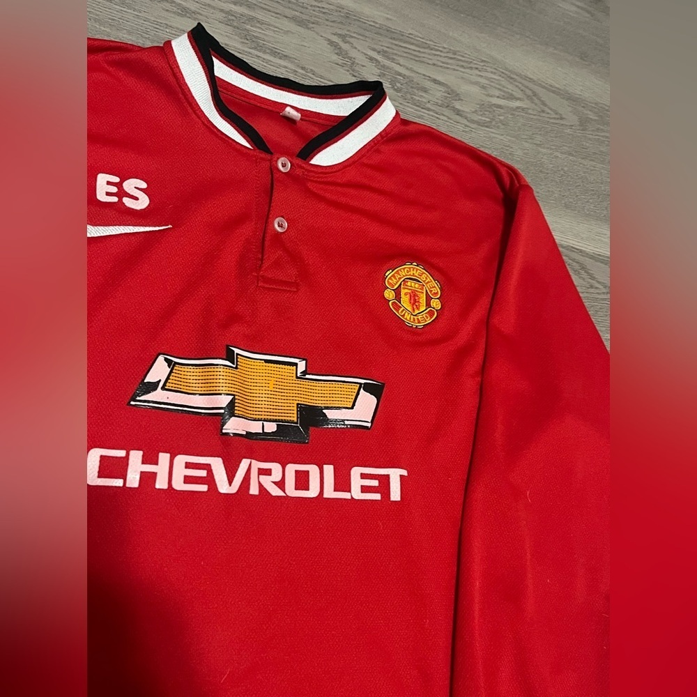 Manchester United Red Long Sleeve Jersey - Picture 2 of 3
